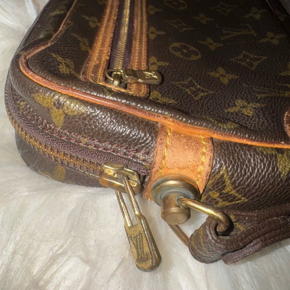 Louis Vuitton Monogram Brown Women’s Wristlet - Picture 3 of 12